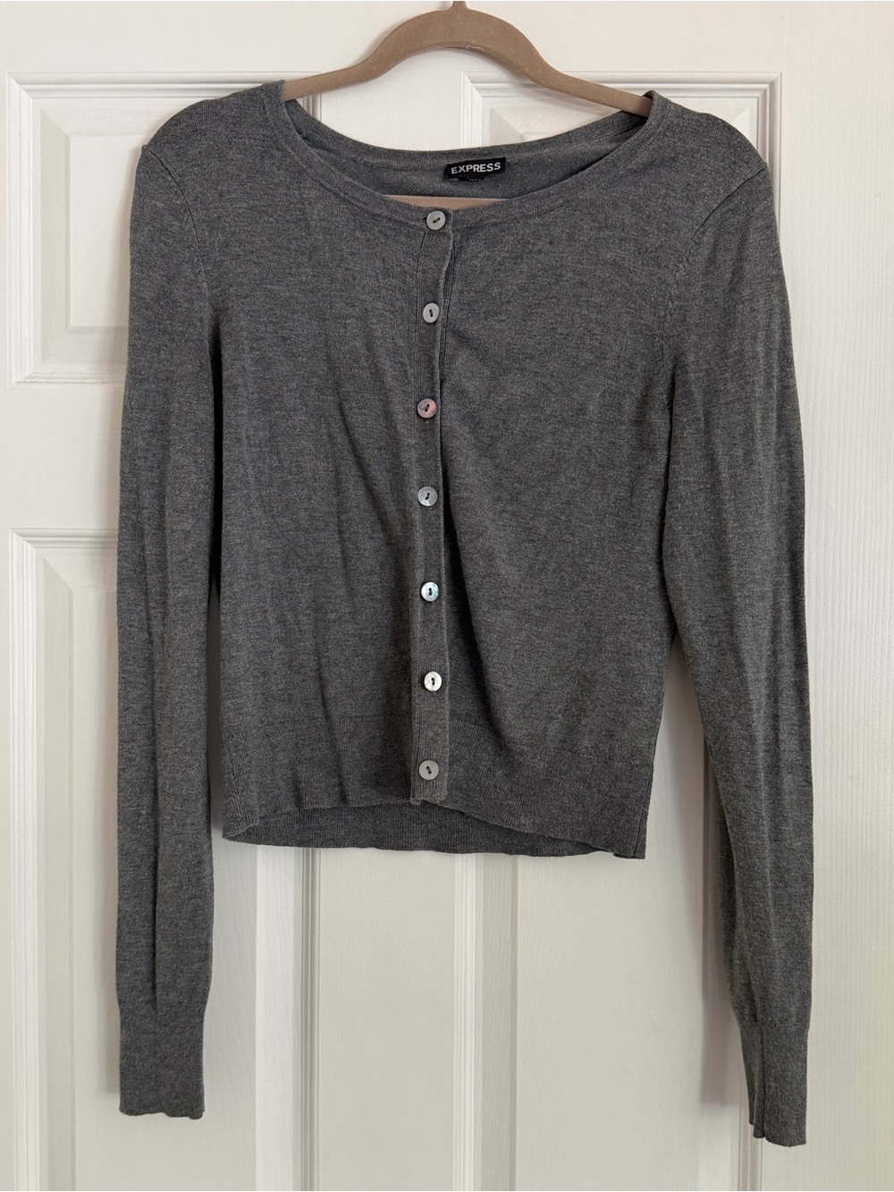 Express Gray Button Front Cropped Cardigan Medium Lightweight Knit Long Sleeve